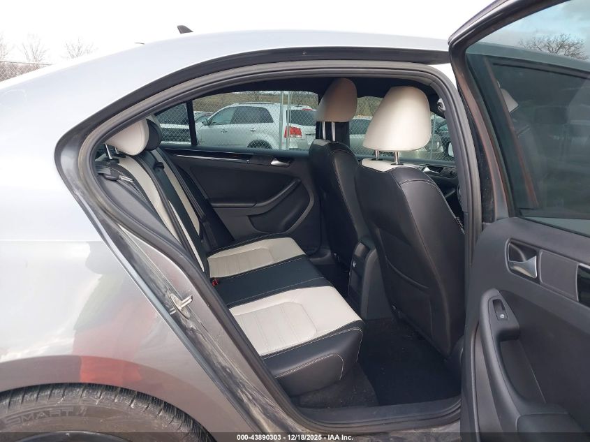 2015 Volkswagen Jetta 1.8T Sport VIN: 3VWD17AJ1FM425762 Lot: 43890303