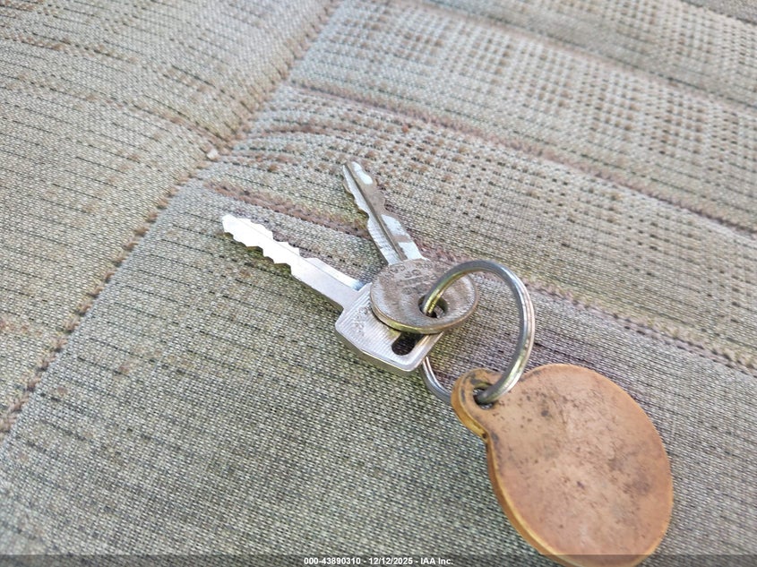 1987 Ford F150 VIN: 1FTCF15N1HNB06221 Lot: 43890310