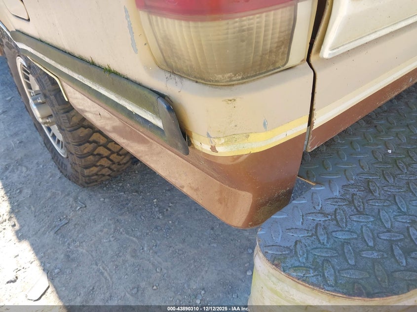 1987 Ford F150 VIN: 1FTCF15N1HNB06221 Lot: 43890310