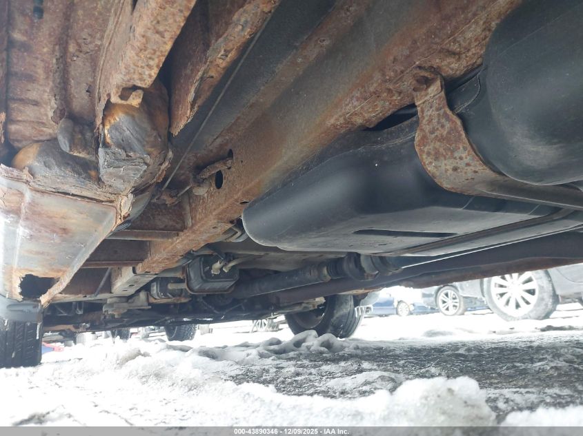 2002 Chrysler Town & Country Limited VIN: 2C8GT64LX2R597131 Lot: 43890346