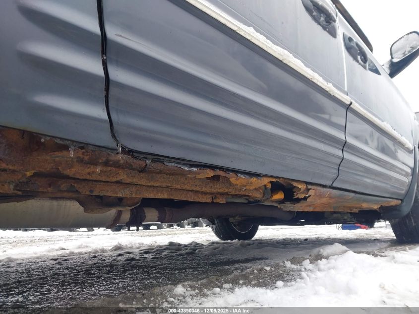 2002 Chrysler Town & Country Limited VIN: 2C8GT64LX2R597131 Lot: 43890346