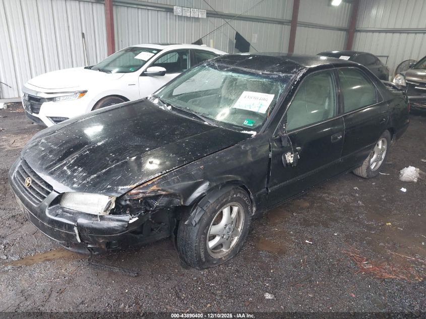 1997 Toyota Camry Le VIN: JT2BG22K5V0021599 Lot: 43890400