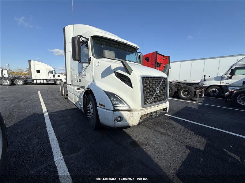 4V4WC9EH5LN208584 2020 VOLVO  photo no. 1
