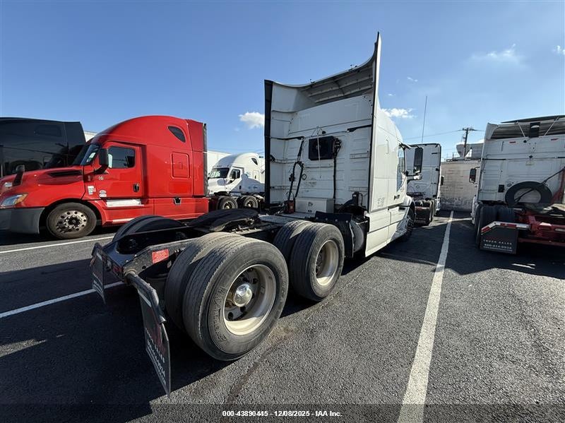4V4WC9EH5LN208584 2020 VOLVO  photo no. 4