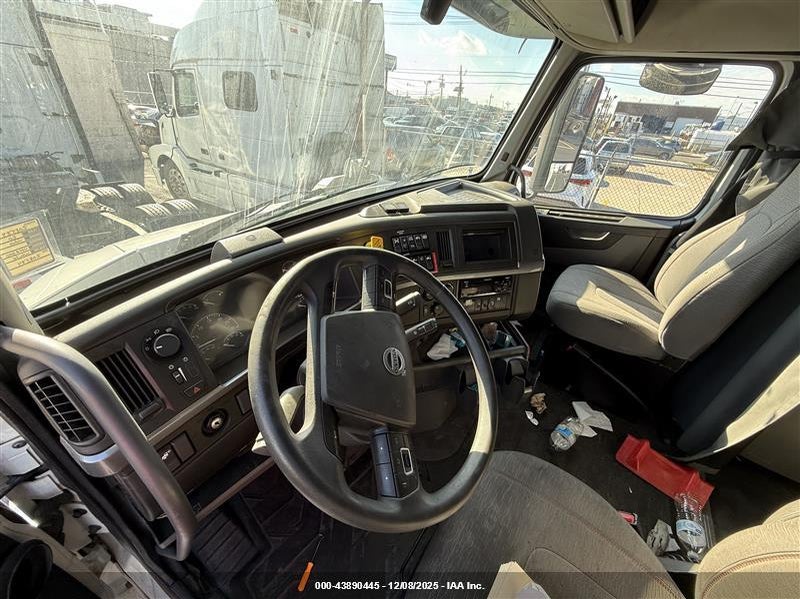 4V4WC9EH5LN208584 2020 VOLVO  photo no. 5