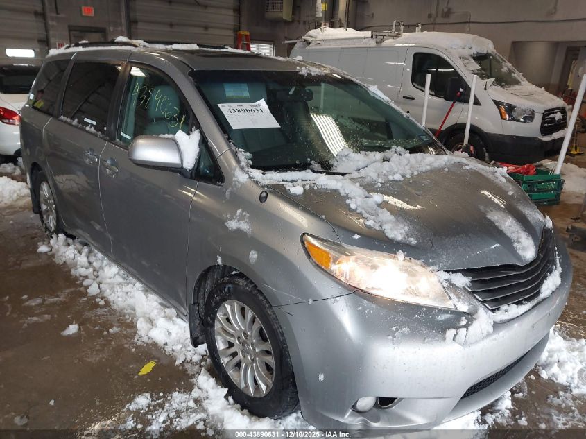 TOYOTA SIENNA XLE V6 8 PASSENGER