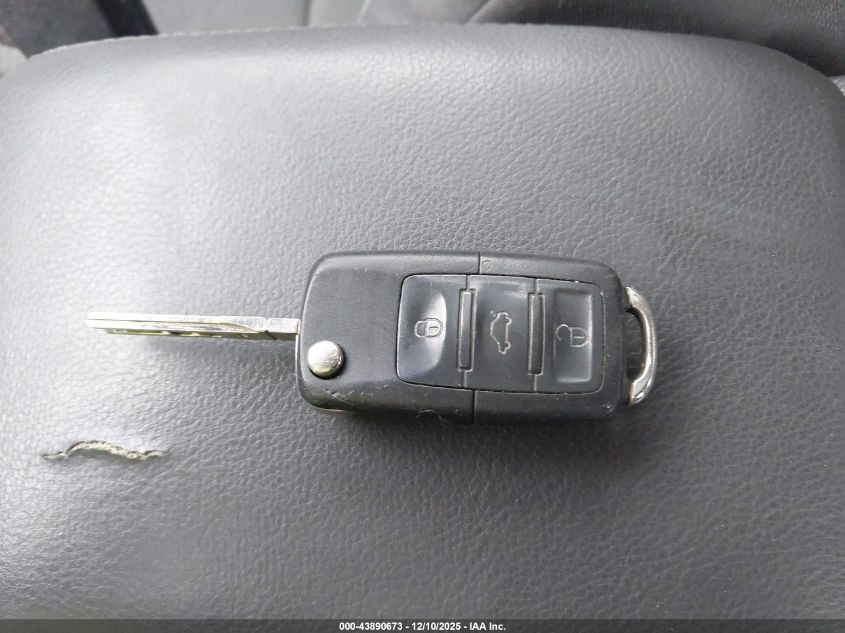 2006 Volkswagen Rabbit 4-Door VIN: WVWCR91K66W180808 Lot: 43890673