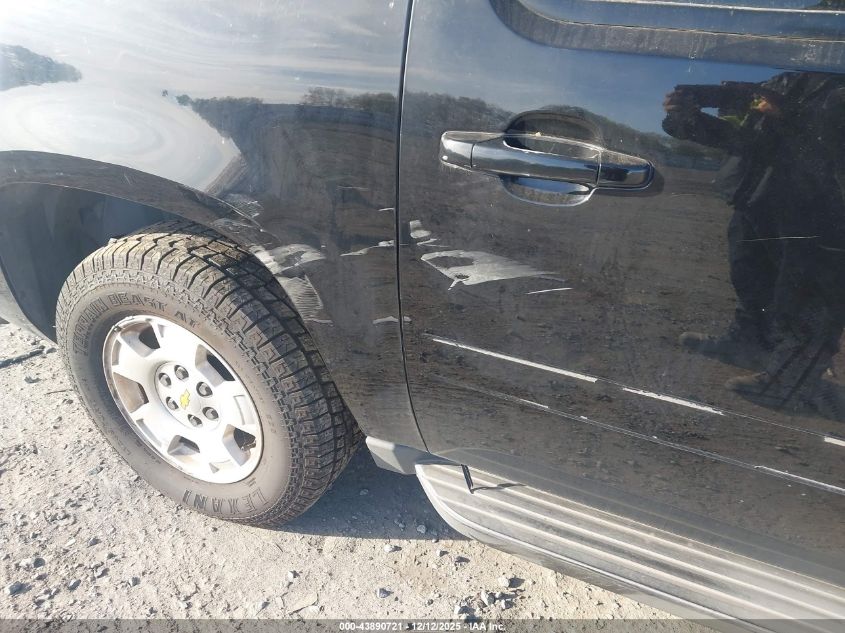 2013 Chevrolet Suburban 1500 Lt VIN: 1GNSCJE09DR313426 Lot: 43890721