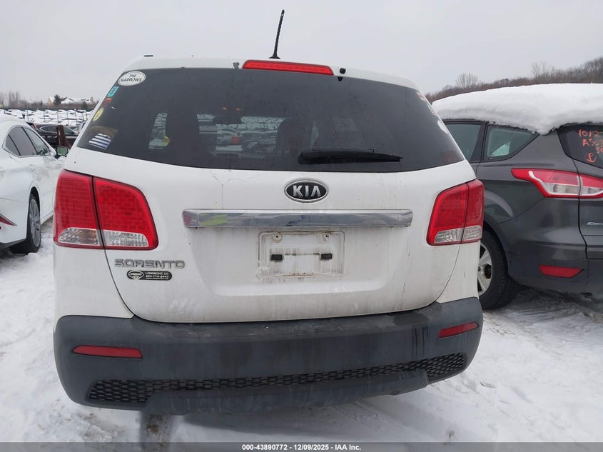 2011 Kia Sorento Lx VIN: 5XYKTCA18BG055236 Lot: 43890772