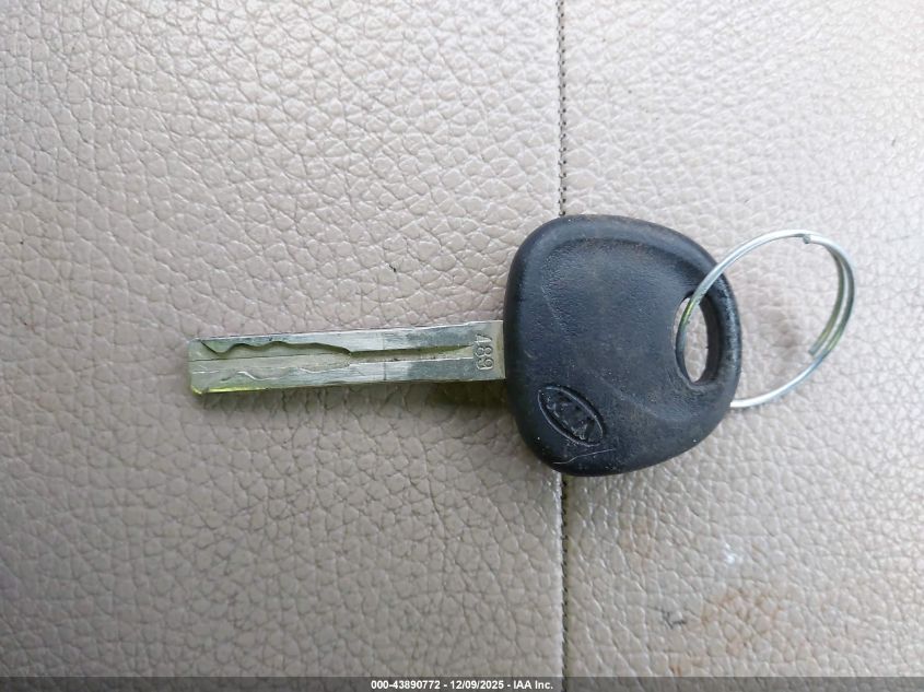 2011 Kia Sorento Lx VIN: 5XYKTCA18BG055236 Lot: 43890772