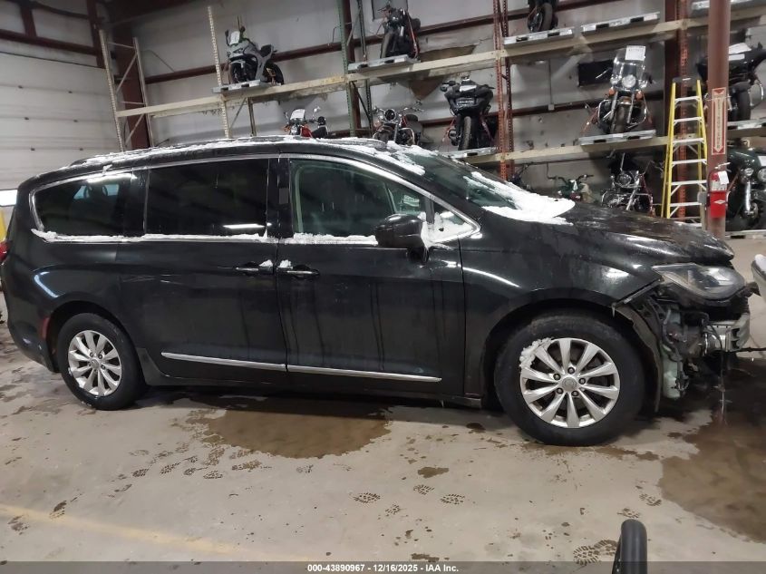 2019 Chrysler Pacifica Touring L VIN: 2C4RC1BG9KR704737 Lot: 43890967