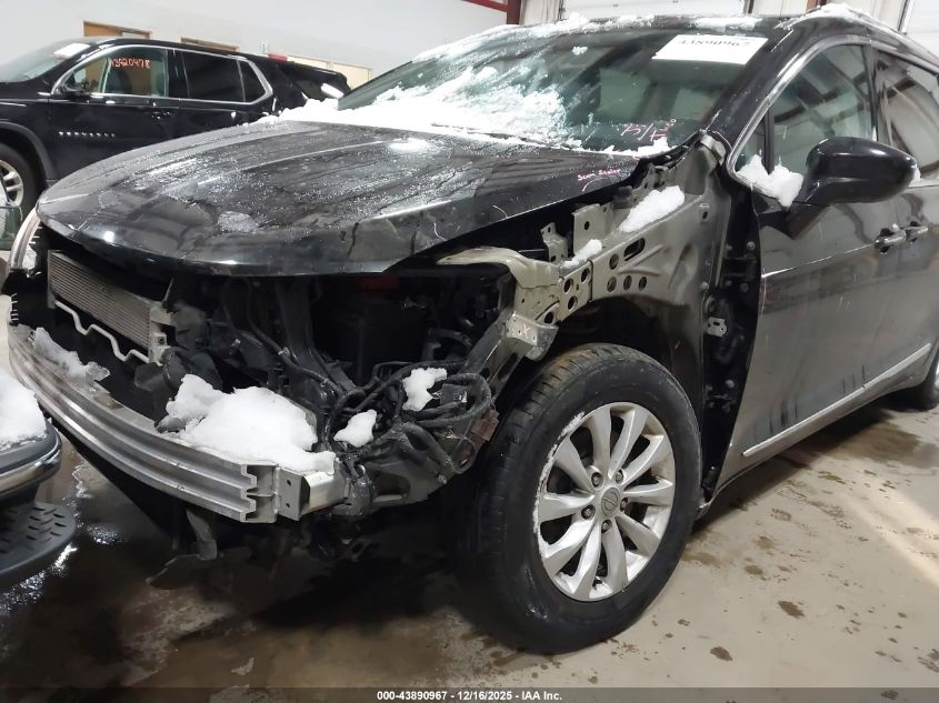 2019 Chrysler Pacifica Touring L VIN: 2C4RC1BG9KR704737 Lot: 43890967