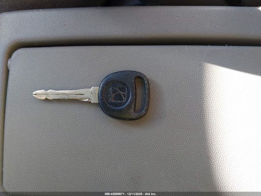 2002 Saturn Vue V6 VIN: 5GZCZ63B12S827773 Lot: 43890971