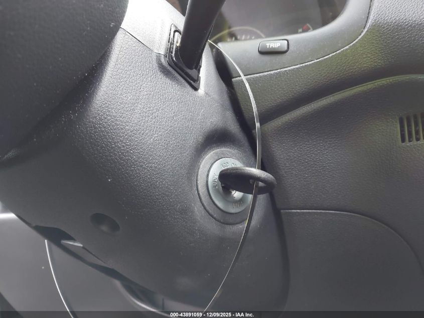 2009 Kia Rondo Lx VIN: KNAFG528897259939 Lot: 43891059