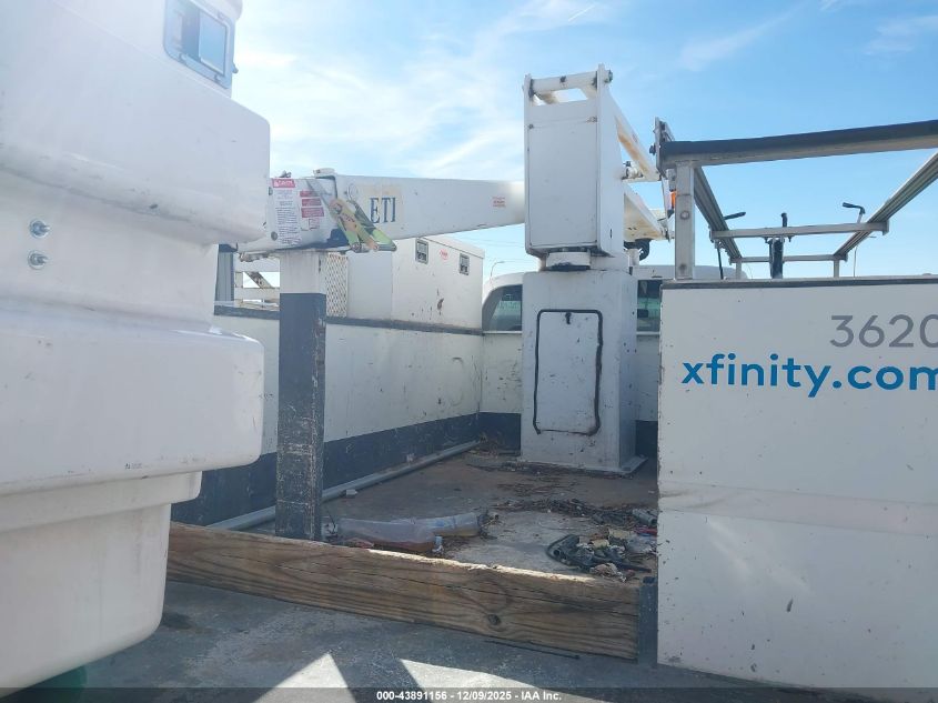 2008 Ford F-450 Chassis Xl/Xlt VIN: 1FDXF46Y48EE41240 Lot: 43891156