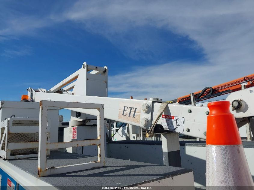 2008 Ford F-450 Chassis Xl/Xlt VIN: 1FDXF46Y48EE41240 Lot: 43891156