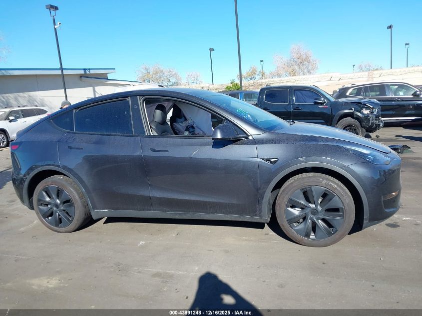 2025 Tesla Model Y Long Range Dual Motor Rear-Wheel Drive VIN: 7SAYGDEDXSF246188 Lot: 43891248
