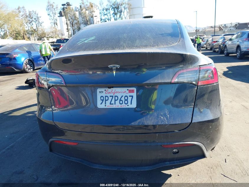 2025 Tesla Model Y Long Range Dual Motor Rear-Wheel Drive VIN: 7SAYGDEDXSF246188 Lot: 43891248