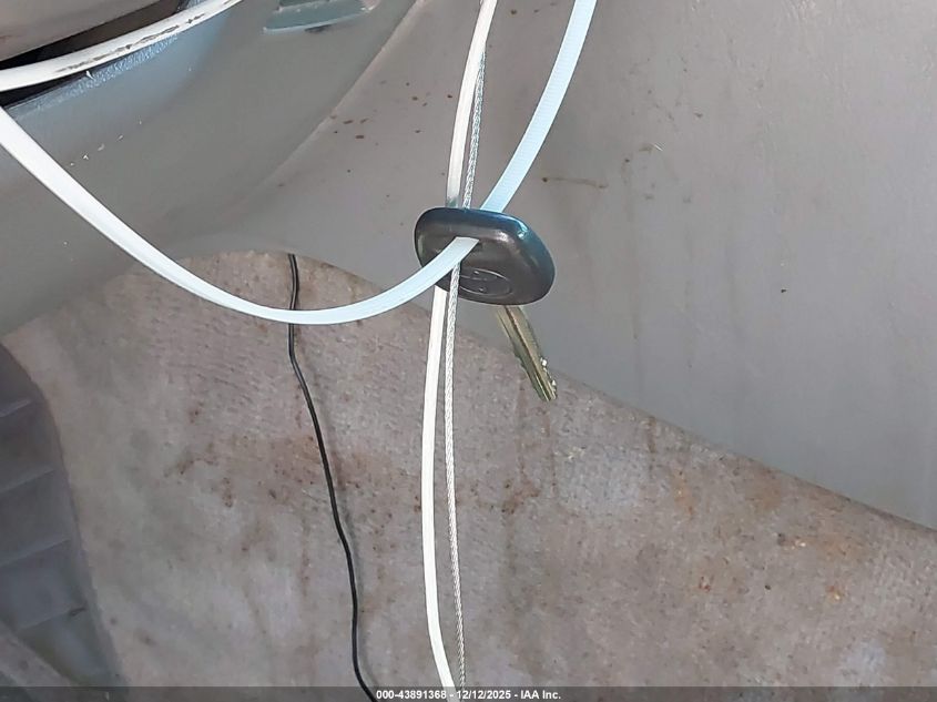 2000 Toyota Avalon Xl VIN: 4T1BF28B6YU094538 Lot: 43891368