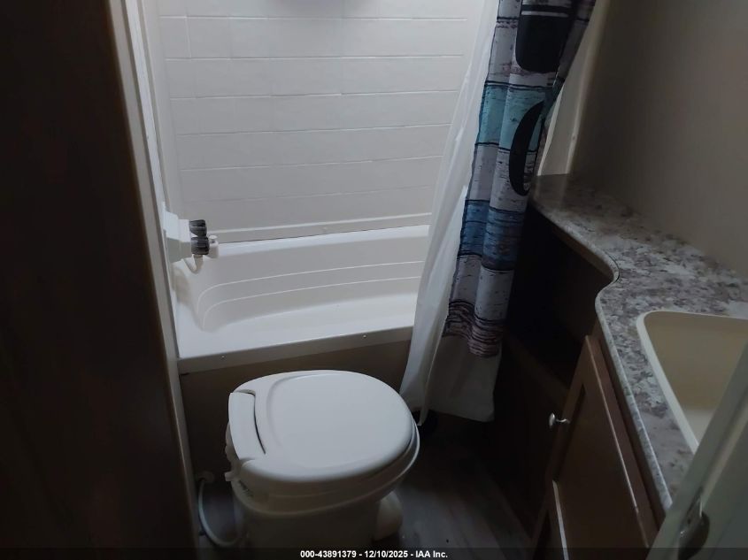 2017 Aspen Other VIN: 4YDT27927HH923218 Lot: 43891379