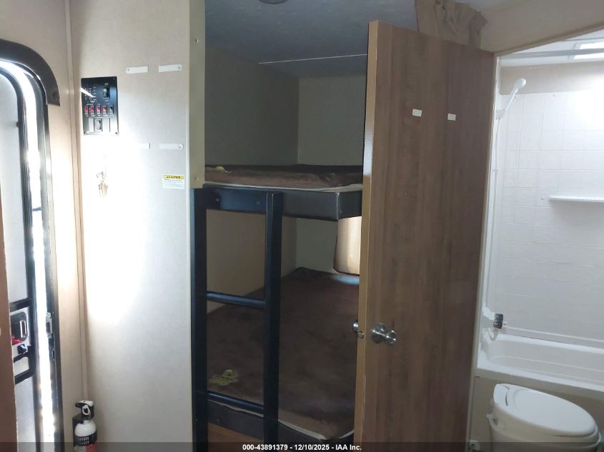 2017 Aspen Other VIN: 4YDT27927HH923218 Lot: 43891379