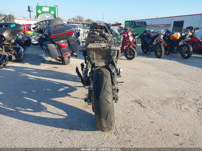 2025 Kawasaki Ex650 P VIN: ML5EXEP10SDAE7045 Lot: 43891437