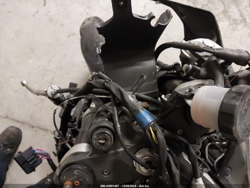 2020 Yamaha Yzfr6 VIN: JYARJ28EXLA006124 Lot: 43891497