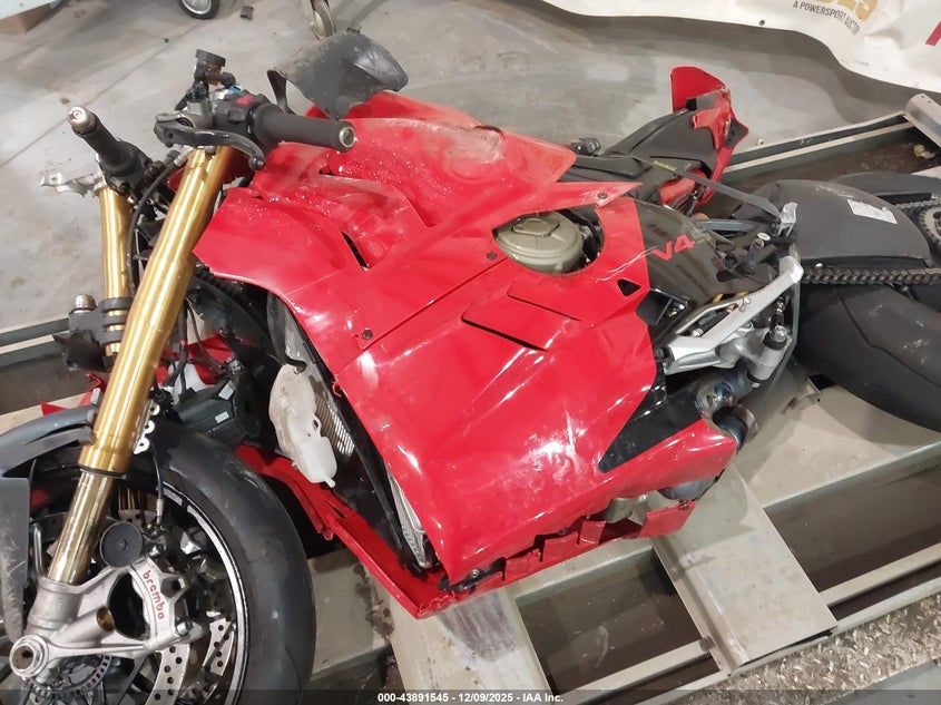 2024 Ducati Panigale V4S VIN: ZDMDAGWW9RB010566 Lot: 43891545