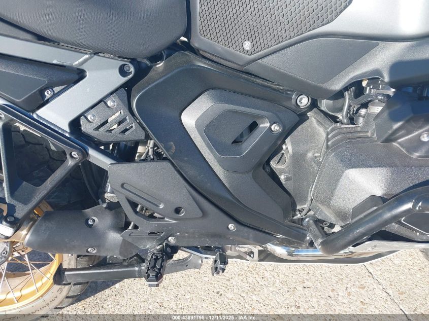 2025 BMW R 1300 Gs Adventure VIN: WB10M3300S6L11345 Lot: 43891795