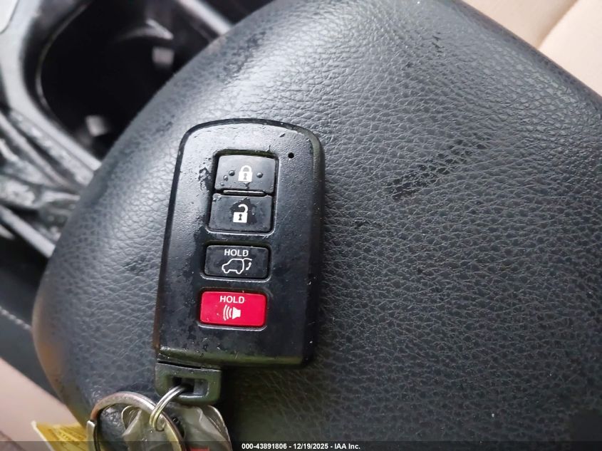 2017 Toyota Rav4 Hybrid Xle VIN: JTMRJREV0HD148473 Lot: 43891806