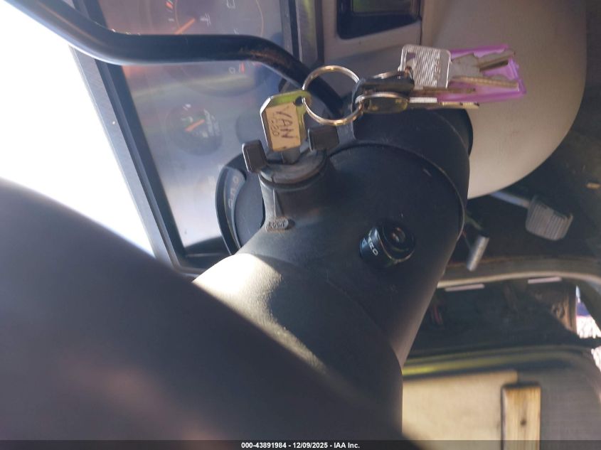 1992 Chevrolet G20 VIN: 2GBEG25Z2N4112446 Lot: 43891984