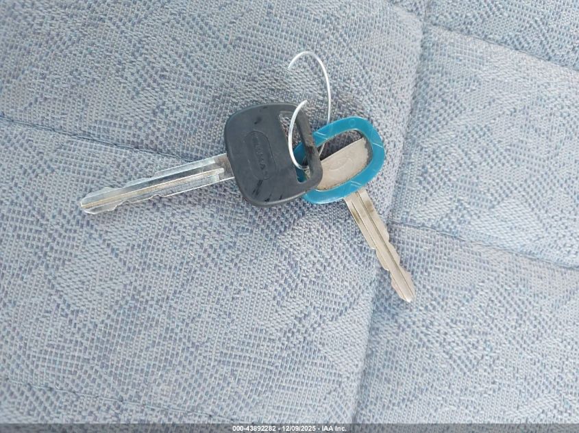 2000 Toyota Tacoma VIN: 4TAWM72N1YZ600755 Lot: 43892282