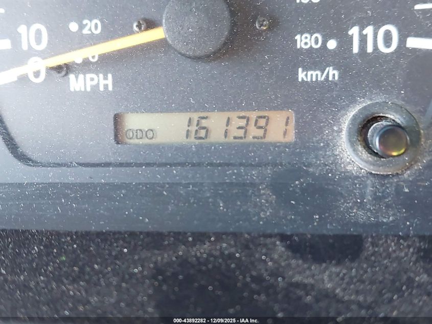 2000 Toyota Tacoma VIN: 4TAWM72N1YZ600755 Lot: 43892282