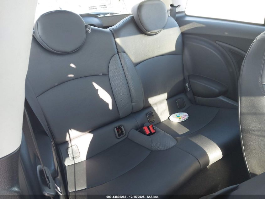 2010 Mini Cooper VIN: WMWMF3C52ATZ22775 Lot: 43892283