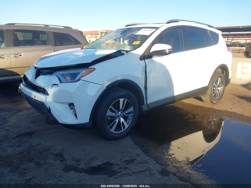 JTMWFREVXJD121503 2018 TOYOTA RAV 4 photo no. 2