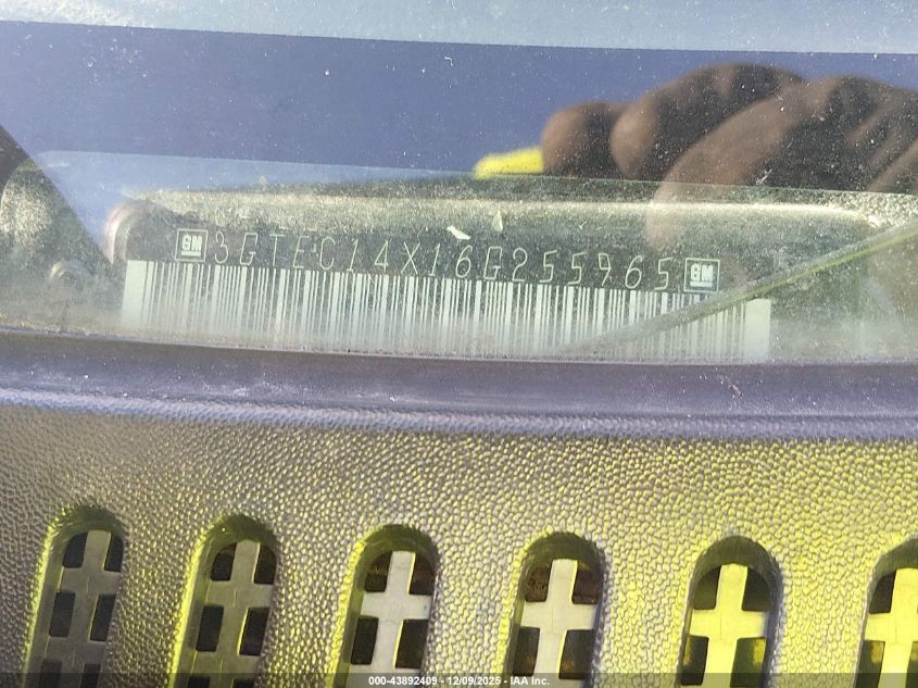 2006 GMC Sierra 1500 Work Truck VIN: 3GTEC14X16G255965 Lot: 43892409