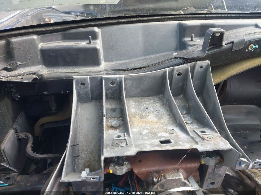 2004 Chevrolet Corvette VIN: 1G1YY32G245111898 Lot: 43892449