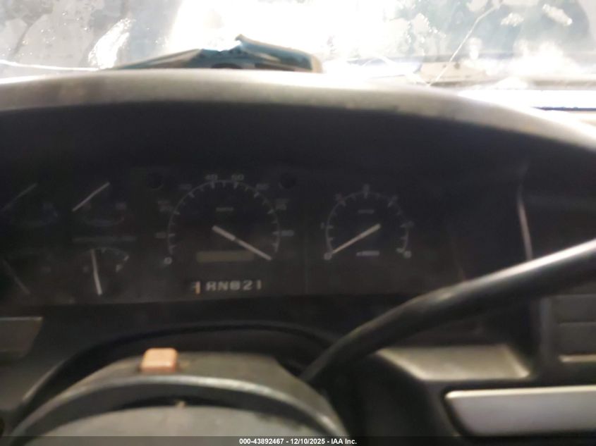 1996 Ford F250 VIN: 2FTHF26H0TCA11927 Lot: 43892467