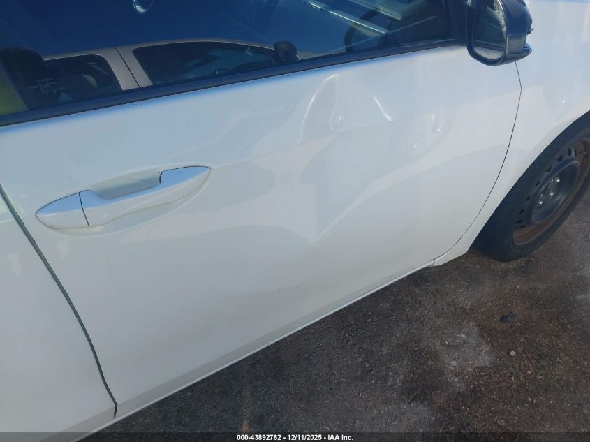 2016 Toyota Corolla Le VIN: 5YFBURHE6GP427099 Lot: 43892762