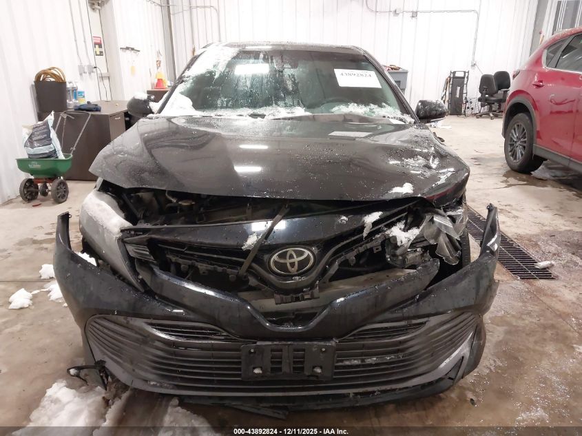 2018 Toyota Camry Le VIN: JTNB11HK8J3008201 Lot: 43892824