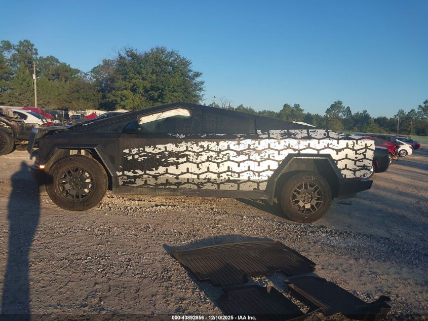 2024 Tesla Cybertruck All-Wheel Drive VIN: 7G2CEHED8RA017873 Lot: 43892856