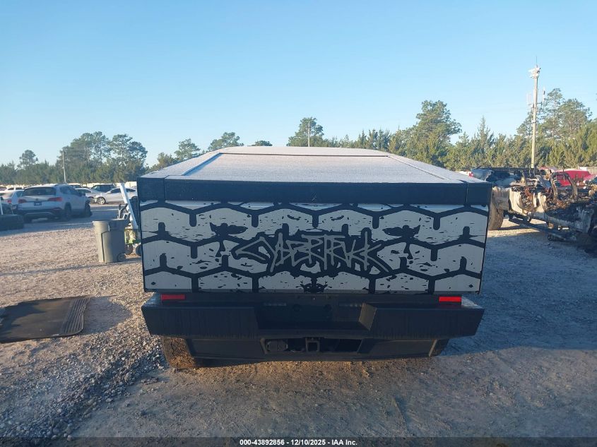 2024 Tesla Cybertruck All-Wheel Drive VIN: 7G2CEHED8RA017873 Lot: 43892856