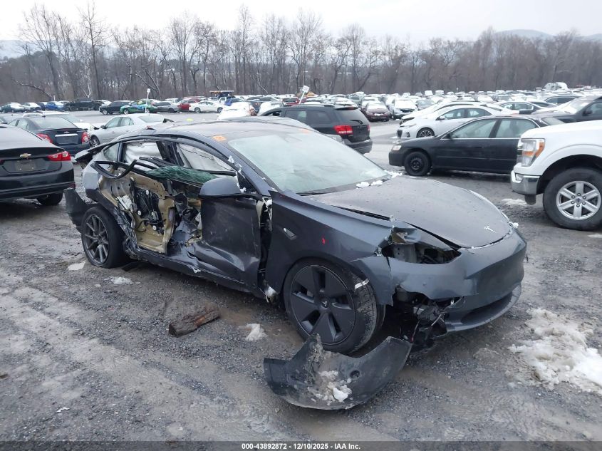 TESLA MODEL 3 REAR-WHEEL DRIVE