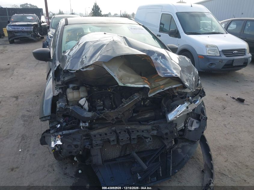 2018 Ford Focus S VIN: 1FADP3E22JL230895 Lot: 43892928