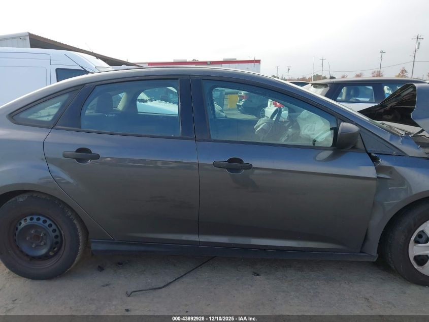 2018 Ford Focus S VIN: 1FADP3E22JL230895 Lot: 43892928