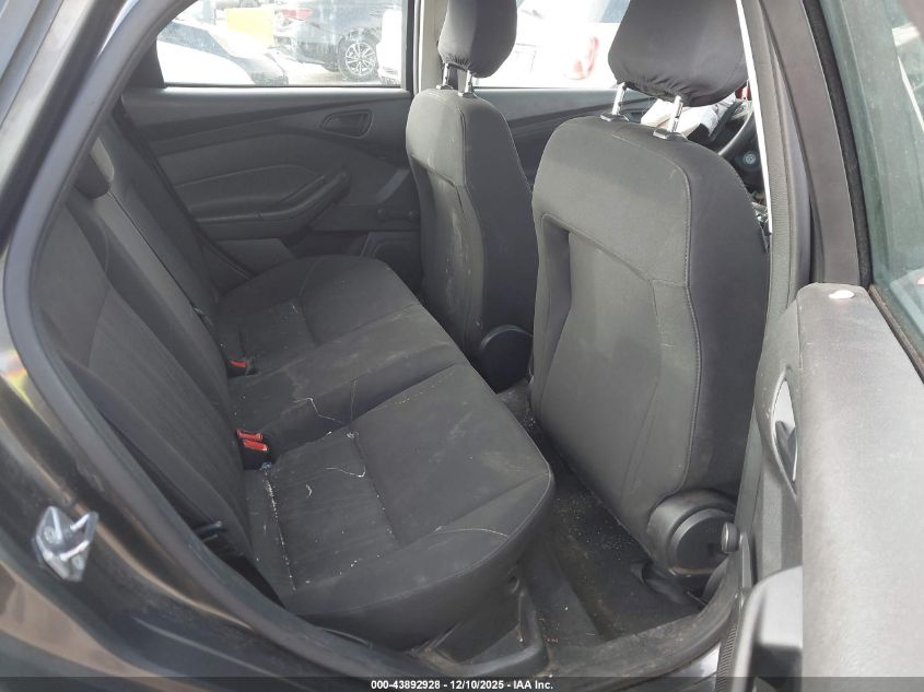 2018 Ford Focus S VIN: 1FADP3E22JL230895 Lot: 43892928