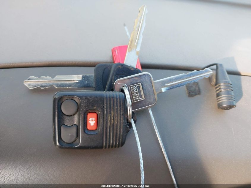 2001 Ford F-250 Lariat/Xl/Xlt VIN: 1FTNW21F71EB74140 Lot: 43892980