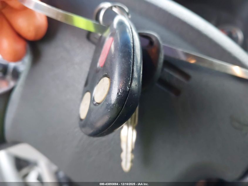 2003 GMC Envoy Slt VIN: 1GKDT13S532369008 Lot: 43893084