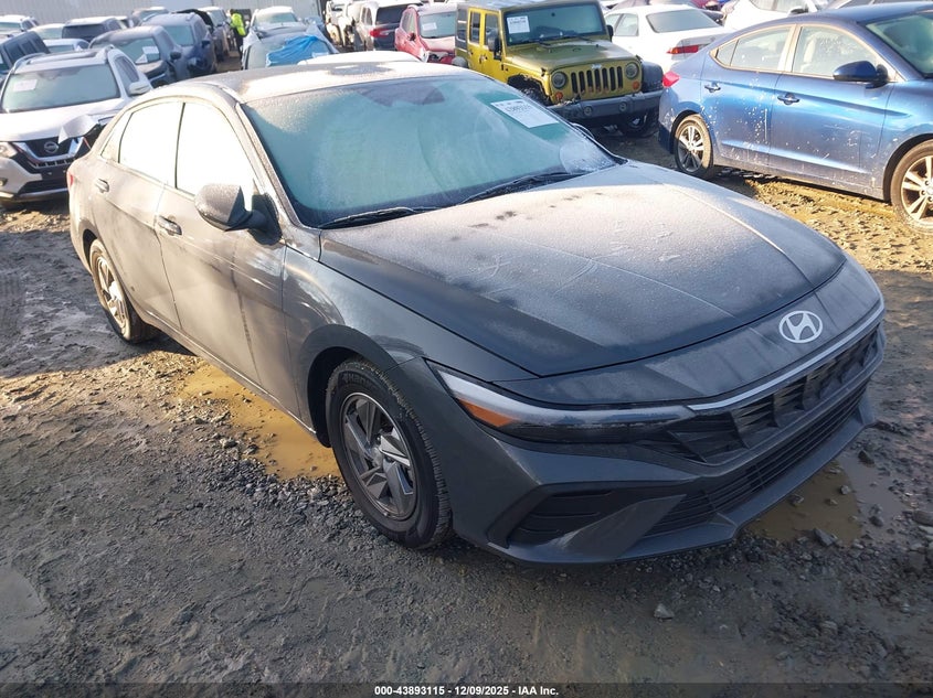 2025 Hyundai Elantra Se