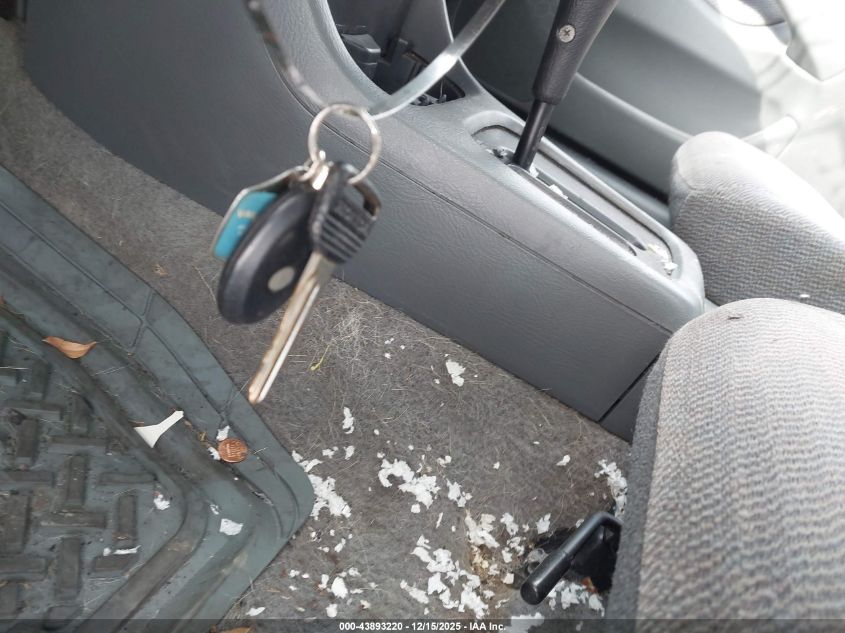 1998 Honda Civic Lx VIN: 2HGEJ667XWH615090 Lot: 43893220